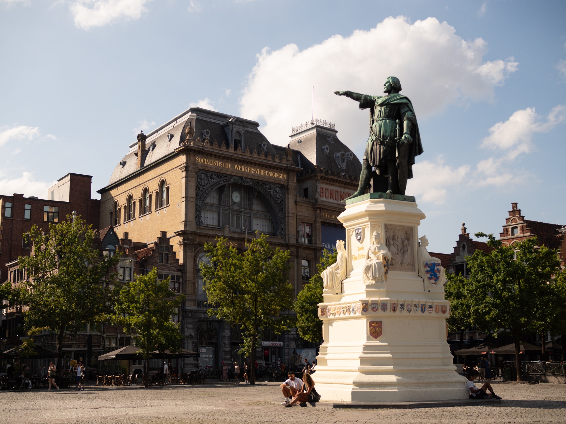 Statue of Jacob van Artevelde in front of the...